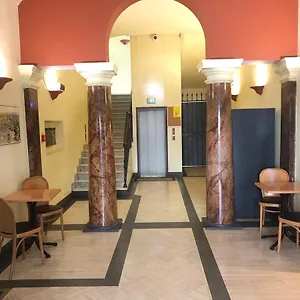 Konukevi Colosseo, Roma